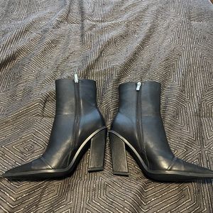 Black heeled boots